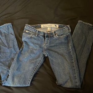 Abercrombie Maddy girls jeans size 10 straight leg